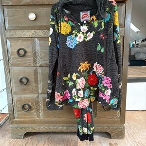 Johnny Was hoodie and sweatpants set both medium EUC